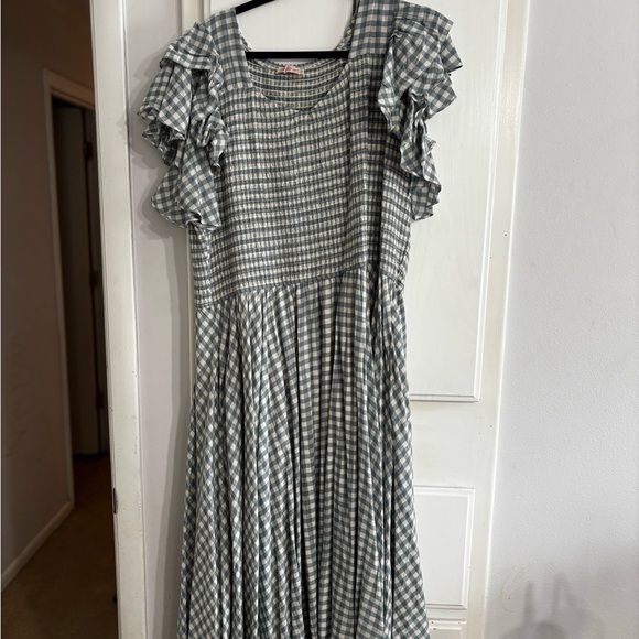 Ivy City Co Dresses & Skirts - Ivy City Co Green and White Gingham Midi Dress